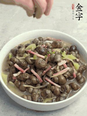出鍋，撒點蔥花。