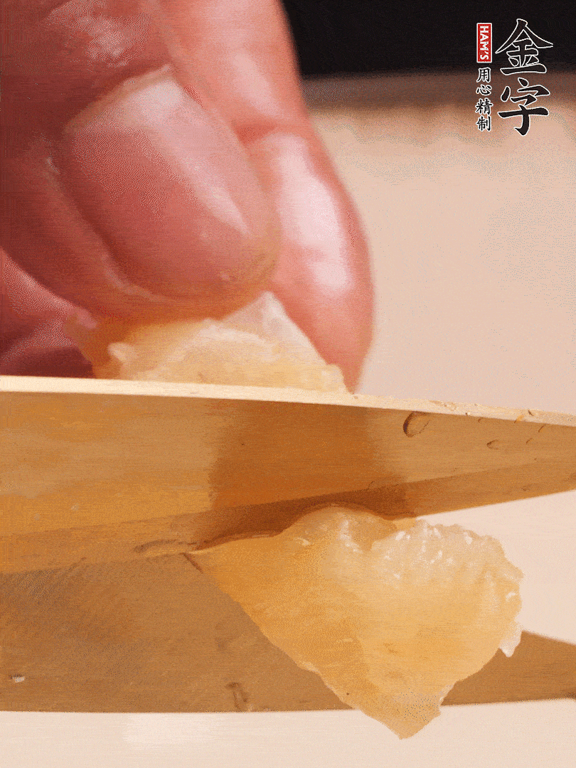 取出放入清水中，清洗表面，再剪成小段